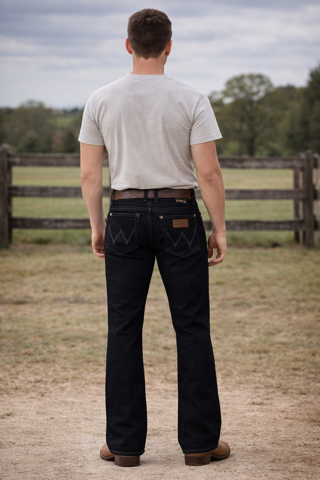 Pantalón Wrangler Retro Slim Boot – Denim Negro