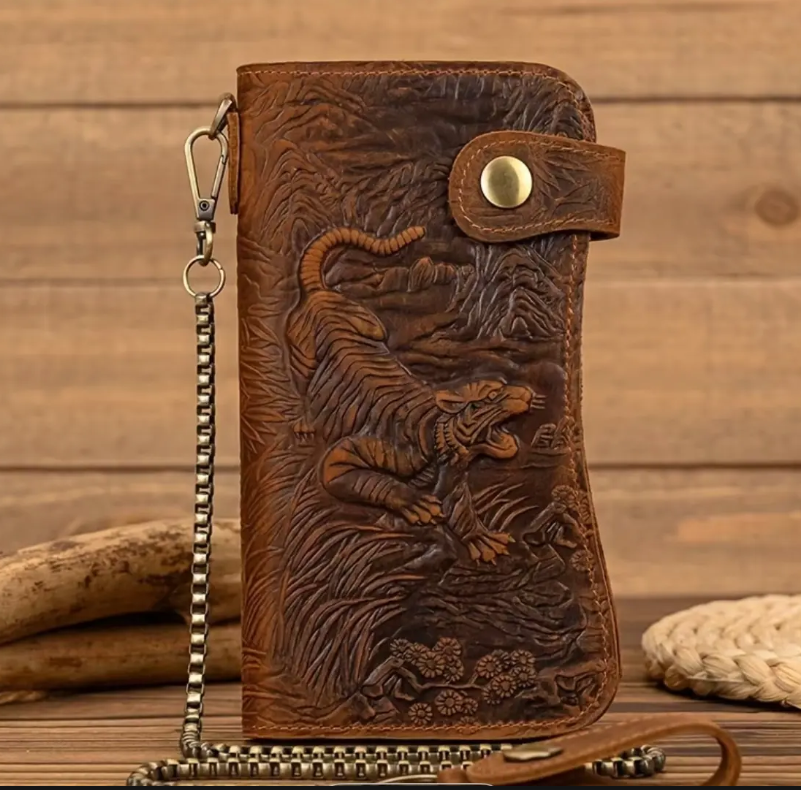 Cartera de Cuero Grabado con Cadena